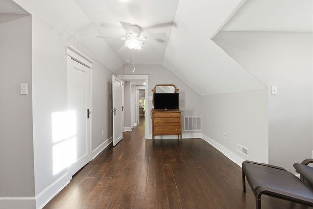 2712 N OAKLAND GRAVEL RD, Columbia, MO 65202
