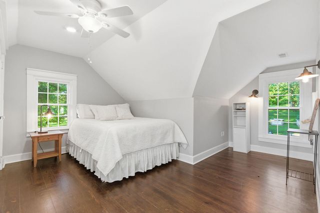 2712 N OAKLAND GRAVEL RD, Columbia, MO 65202