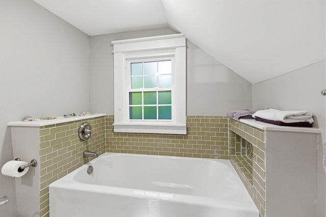 2712 N OAKLAND GRAVEL RD, Columbia, MO 65202