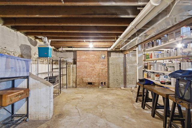 2712 N OAKLAND GRAVEL RD, Columbia, MO 65202