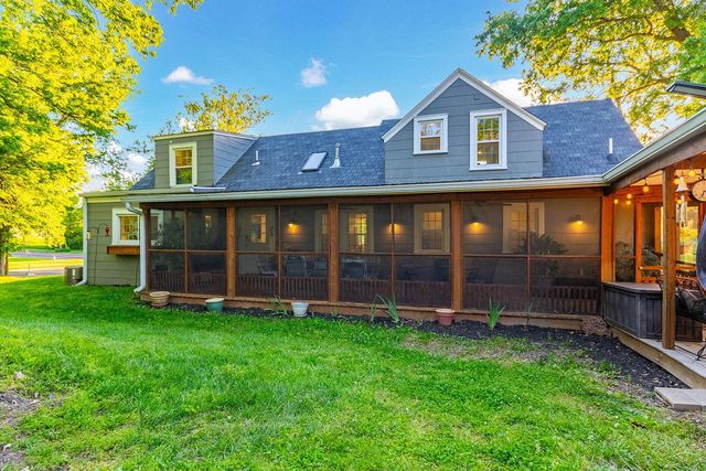 2712 N OAKLAND GRAVEL RD, Columbia, MO 65202