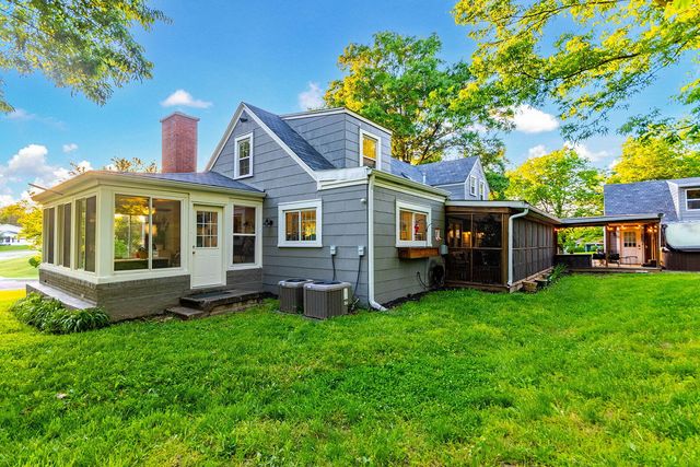 2712 N OAKLAND GRAVEL RD, Columbia, MO 65202