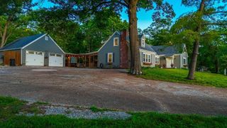 2712 N OAKLAND GRAVEL RD, Columbia, MO 65202