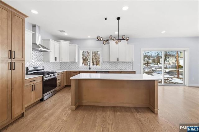 34 Zazzetti Street, Waldwick, NJ 07463