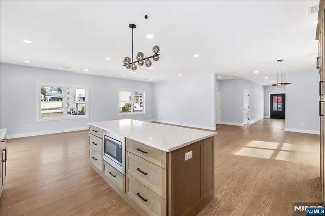 34 Zazzetti Street, Waldwick, NJ 07463