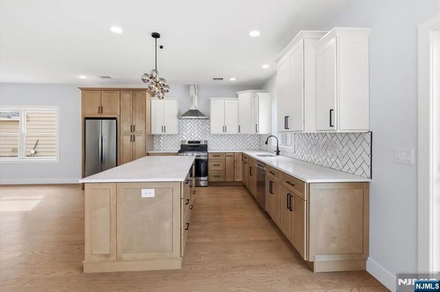 34 Zazzetti Street, Waldwick, NJ 07463