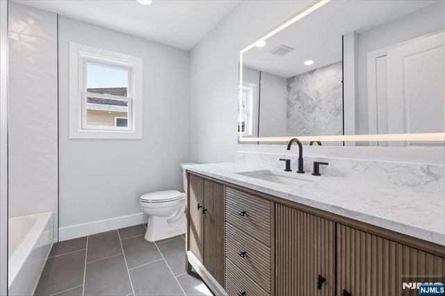 34 Zazzetti Street, Waldwick, NJ 07463