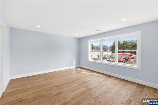 34 Zazzetti Street, Waldwick, NJ 07463