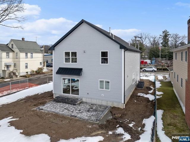 34 Zazzetti Street, Waldwick, NJ 07463