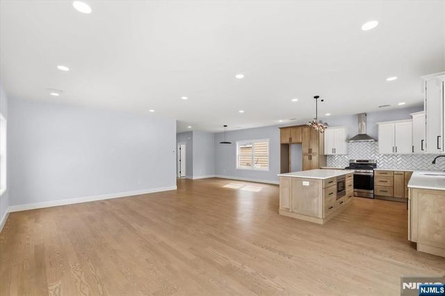 34 Zazzetti Street, Waldwick, NJ 07463