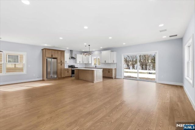 34 Zazzetti Street, Waldwick, NJ 07463