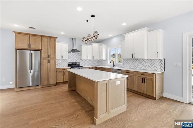 34 Zazzetti Street, Waldwick, NJ 07463