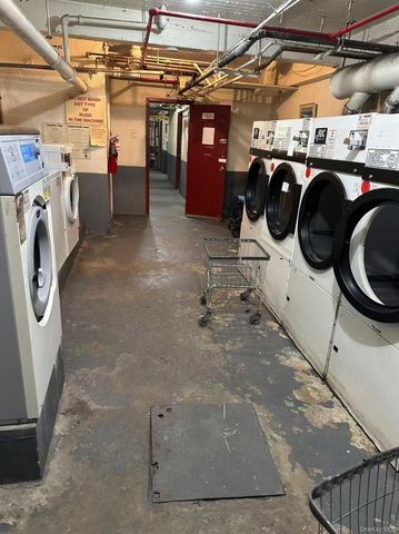 144-11 Sanford Avenue 1N, Flushing, NY 11355