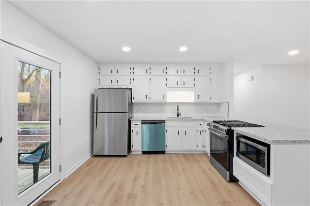 112 Mann Boulevard, Stockbridge, GA 30281