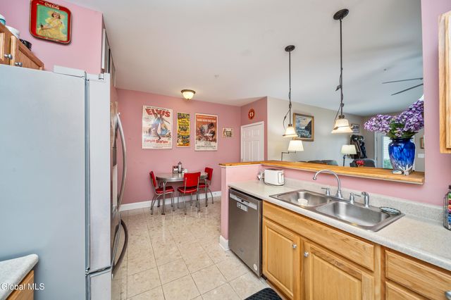 205 N Ridge, Troy, NY 12182