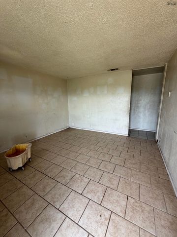 1513 CENTRAL FREEWAY, Wichita Falls, TX 76306
