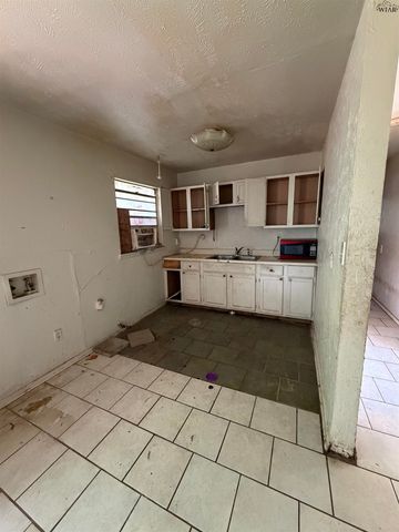1513 CENTRAL FREEWAY, Wichita Falls, TX 76306