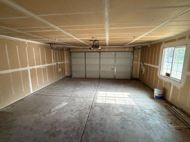 5467 E Byrd Avenue, Fresno, CA 93727