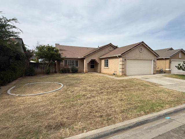 5467 E Byrd Avenue, Fresno, CA 93727