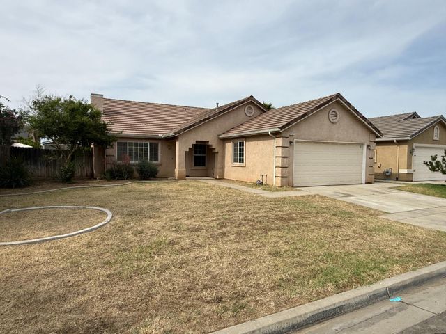 5467 E Byrd Avenue, Fresno, CA 93727