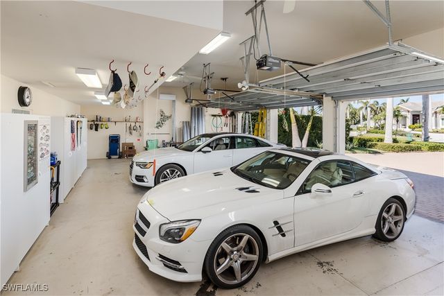 1649 McIlvaine CT, Marco Island, FL 34145