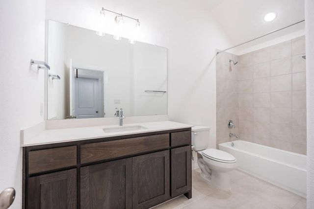 330 Bridge Water LOOP, Dripping Springs, TX 78620