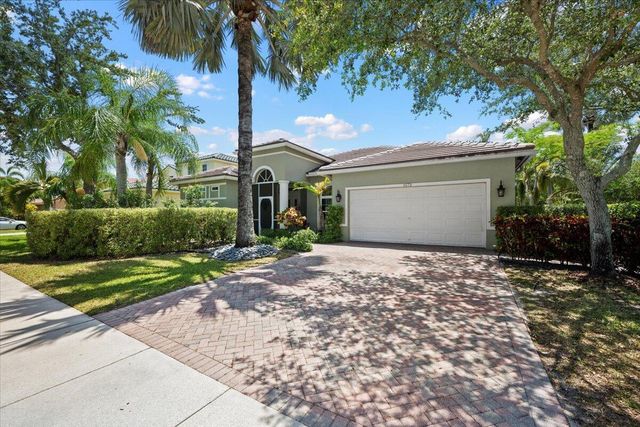 1575 Newhaven Point Lane, West Palm Beach, FL 33411
