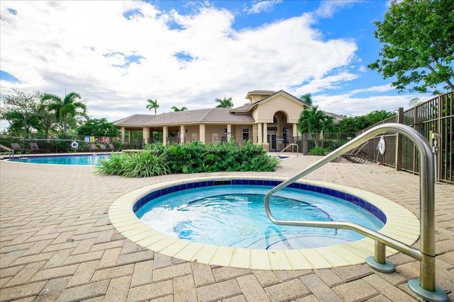 1575 Newhaven Point Lane, West Palm Beach, FL 33411