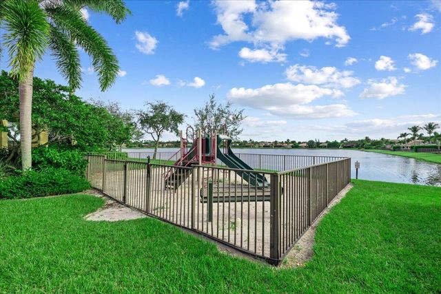 1575 Newhaven Point Lane, West Palm Beach, FL 33411
