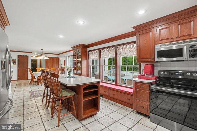 192 FAIRWAY DR, Denver, PA 17517