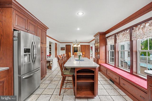 192 FAIRWAY DR, Denver, PA 17517