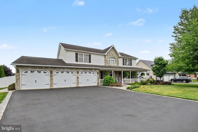 192 FAIRWAY DR, Denver, PA 17517