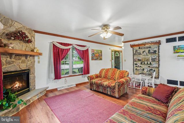 192 FAIRWAY DR, Denver, PA 17517