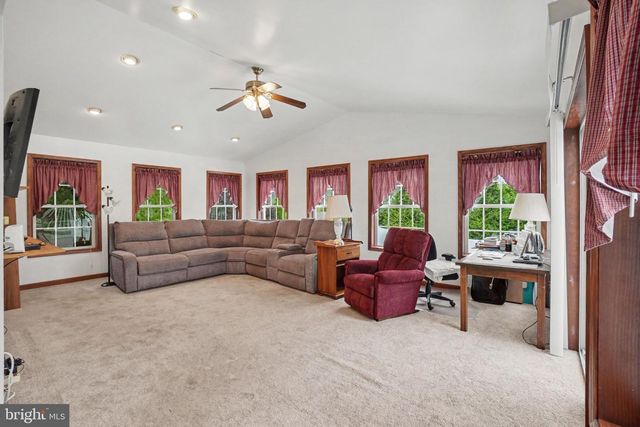 192 FAIRWAY DR, Denver, PA 17517