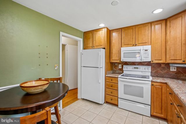3332 KAYWOOD DR, Falls Church, VA 22041