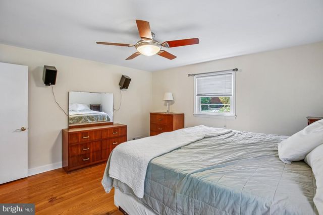 3332 KAYWOOD DR, Falls Church, VA 22041