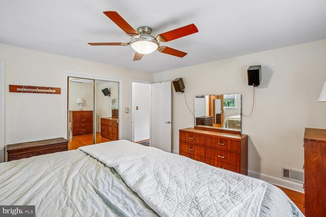 3332 KAYWOOD DR, Falls Church, VA 22041