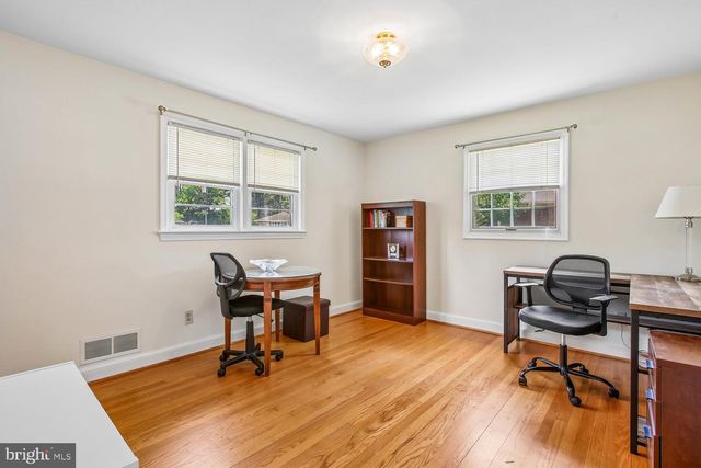 3332 KAYWOOD DR, Falls Church, VA 22041