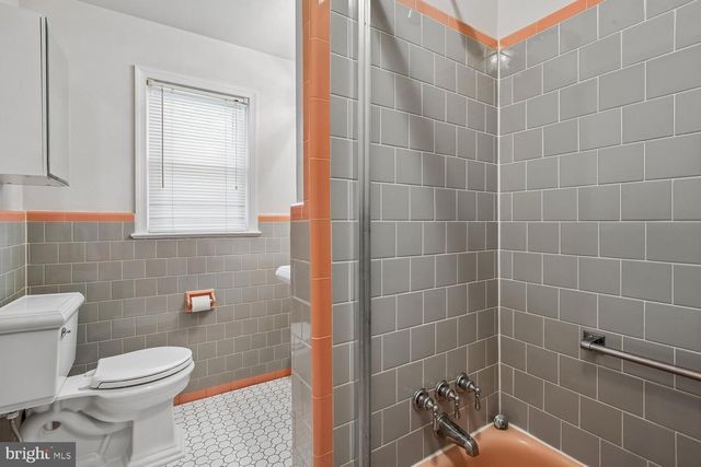 3332 KAYWOOD DR, Falls Church, VA 22041