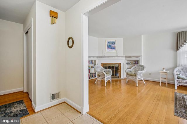 3332 KAYWOOD DR, Falls Church, VA 22041