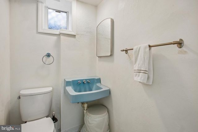3332 KAYWOOD DR, Falls Church, VA 22041
