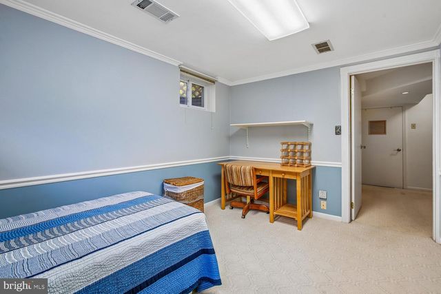 3332 KAYWOOD DR, Falls Church, VA 22041