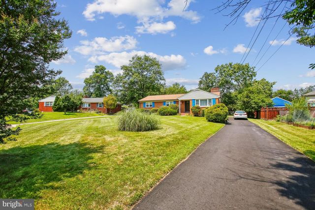 3332 KAYWOOD DR, Falls Church, VA 22041