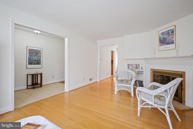 3332 KAYWOOD DR, Falls Church, VA 22041