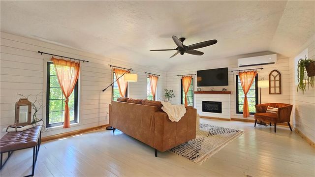 1855 South Delaware Drive, Williams Twp, PA 18042