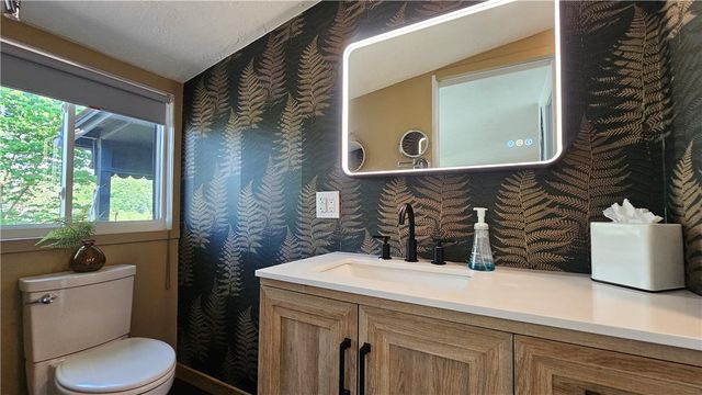 1855 South Delaware Drive, Williams Twp, PA 18042