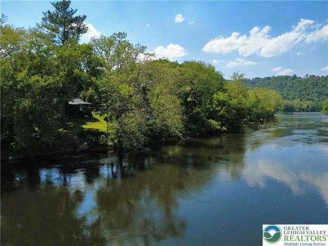 1855 South Delaware Drive, Williams Twp, PA 18042