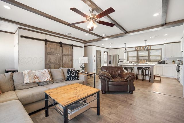 421 W HERITAGE Lane, Canyon, TX 79015