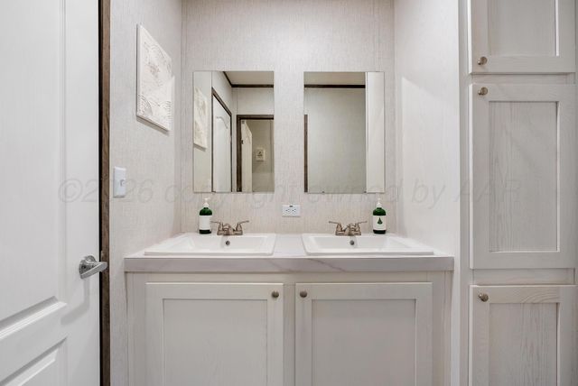 421 W HERITAGE Lane, Canyon, TX 79015