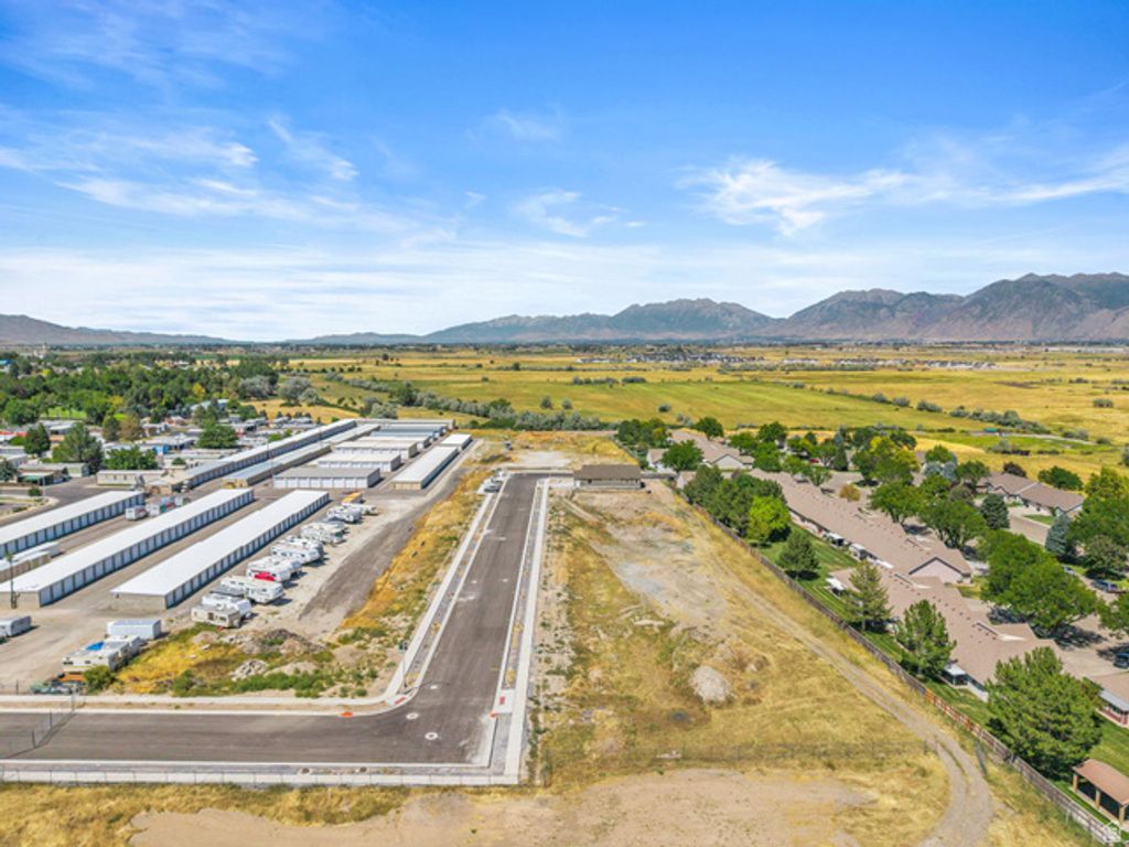 Image 3 of property listing at 274 N 1070 E # 14, Payson, UT 84651